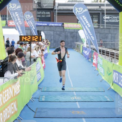 10.08.2025 - GEWOBA Citytriathlon Bremen H.Heesch http://msf.ph/oto/8555733 10.08.2025 14:21:25 Ziel 590 meine-sportfotos.de