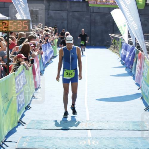 10.08.2025 - GEWOBA Citytriathlon Bremen H.Heesch http://msf.ph/oto/8555742 10.08.2025 15:25:39 Ziel 306, 334, 408 meine-sportfotos.de