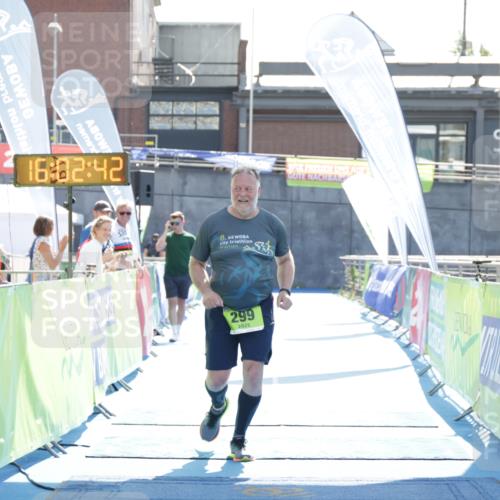 10.08.2025 - GEWOBA Citytriathlon Bremen H.Heesch http://msf.ph/oto/8555751 10.08.2025 16:02:46 Ziel 299 meine-sportfotos.de