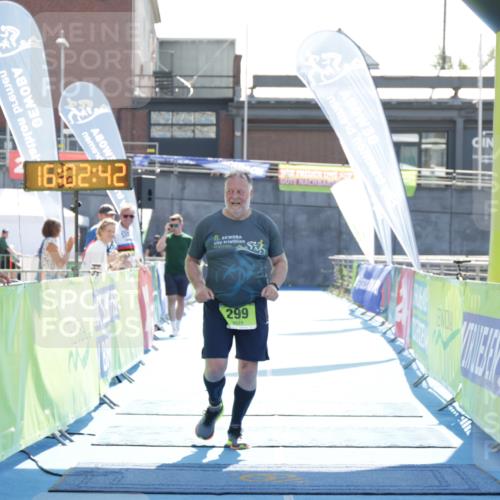 10.08.2025 - GEWOBA Citytriathlon Bremen H.Heesch http://msf.ph/oto/8555753 10.08.2025 16:02:46 Ziel 299 meine-sportfotos.de