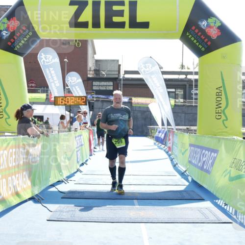 10.08.2025 - GEWOBA Citytriathlon Bremen H.Heesch http://msf.ph/oto/8555775 10.08.2025 16:02:46 Ziel 299 meine-sportfotos.de