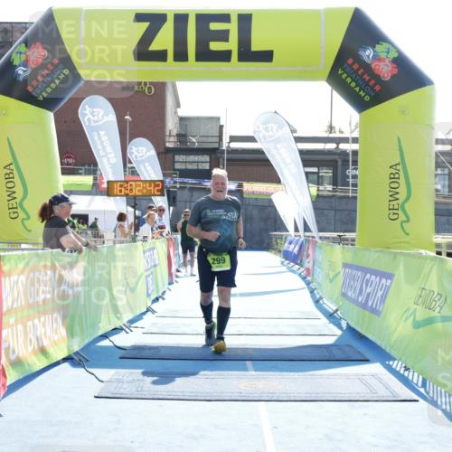 10.08.2025 - GEWOBA Citytriathlon Bremen H.Heesch http://msf.ph/oto/8555778 10.08.2025 16:02:47 Ziel 299 meine-sportfotos.de