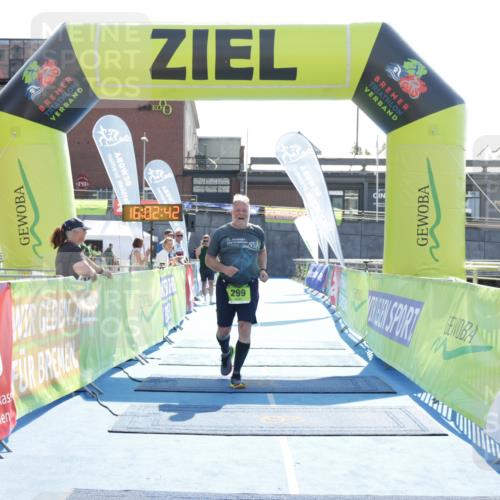 10.08.2025 - GEWOBA Citytriathlon Bremen H.Heesch http://msf.ph/oto/8555782 10.08.2025 16:02:47 Ziel 299 meine-sportfotos.de