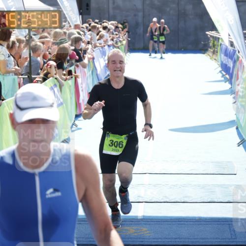 10.08.2025 - GEWOBA Citytriathlon Bremen H.Heesch http://msf.ph/oto/8555790 10.08.2025 15:25:47 Ziel 306, 311, 334, 408 meine-sportfotos.de