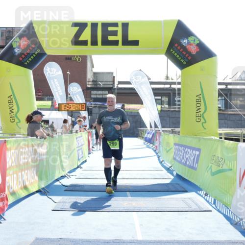 10.08.2025 - GEWOBA Citytriathlon Bremen H.Heesch http://msf.ph/oto/8555797 10.08.2025 16:02:47 Ziel 299 meine-sportfotos.de