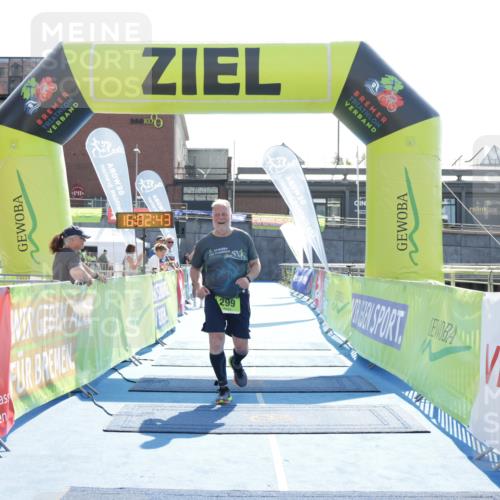 10.08.2025 - GEWOBA Citytriathlon Bremen H.Heesch http://msf.ph/oto/8555803 10.08.2025 16:02:47 Ziel 299 meine-sportfotos.de