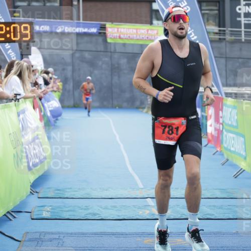 10.08.2025 - GEWOBA Citytriathlon Bremen H.Heesch http://msf.ph/oto/8555815 10.08.2025 14:22:12 Ziel 781 meine-sportfotos.de