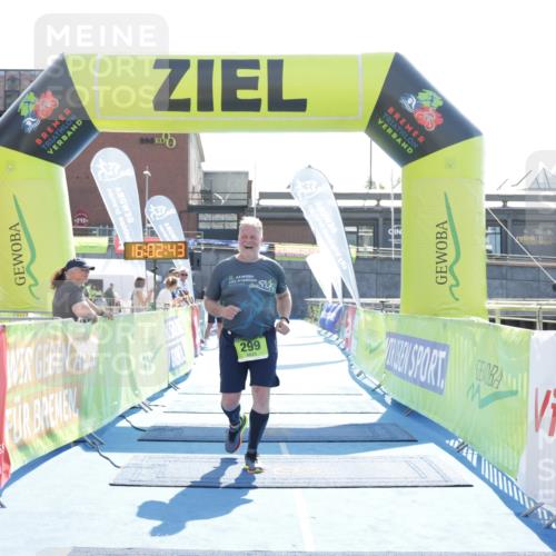 10.08.2025 - GEWOBA Citytriathlon Bremen H.Heesch http://msf.ph/oto/8555819 10.08.2025 16:02:47 Ziel 299 meine-sportfotos.de