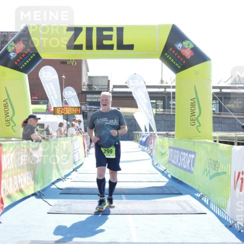 10.08.2025 - GEWOBA Citytriathlon Bremen H.Heesch http://msf.ph/oto/8555827 10.08.2025 16:02:48 Ziel 299 meine-sportfotos.de