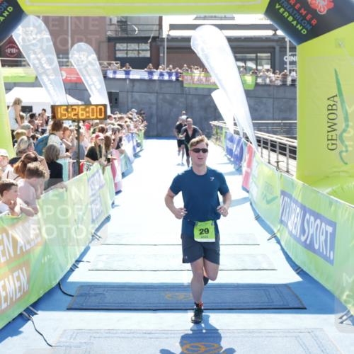10.08.2025 - GEWOBA Citytriathlon Bremen H.Heesch http://msf.ph/oto/8555855 10.08.2025 15:26:04 Ziel 29, 205, 323 meine-sportfotos.de