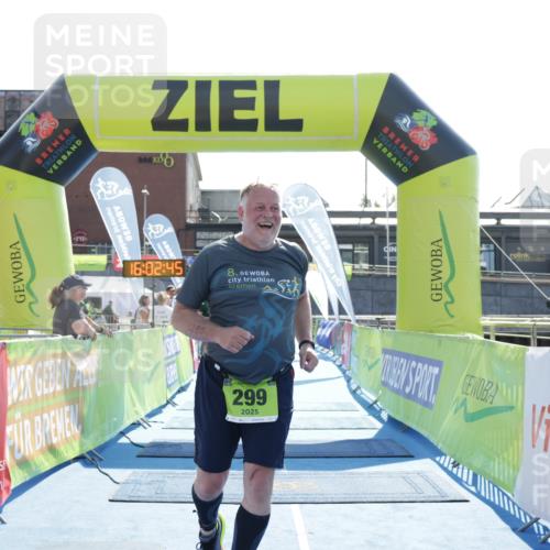 10.08.2025 - GEWOBA Citytriathlon Bremen H.Heesch http://msf.ph/oto/8555857 10.08.2025 16:02:49 Ziel 299 meine-sportfotos.de