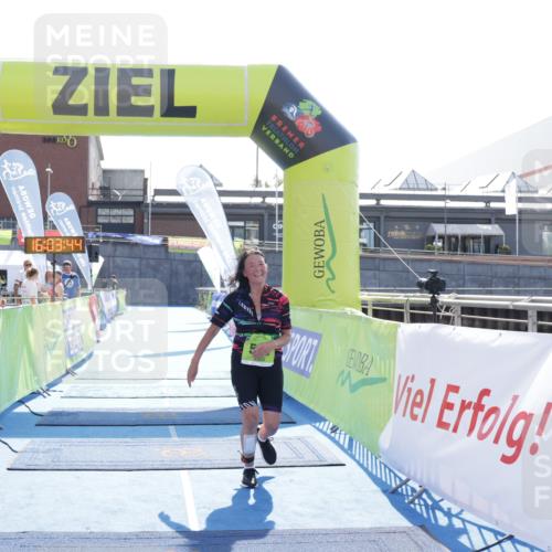 10.08.2025 - GEWOBA Citytriathlon Bremen H.Heesch http://msf.ph/oto/8555985 10.08.2025 16:03:49 Ziel 513 meine-sportfotos.de