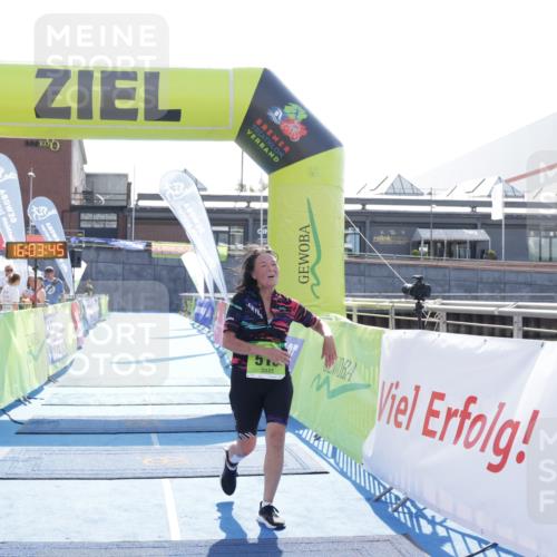 10.08.2025 - GEWOBA Citytriathlon Bremen H.Heesch http://msf.ph/oto/8556001 10.08.2025 16:03:49 Ziel 513 meine-sportfotos.de