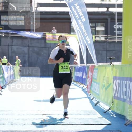 10.08.2025 - GEWOBA Citytriathlon Bremen H.Heesch http://msf.ph/oto/8556041 10.08.2025 16:08:31 Ziel 343 meine-sportfotos.de