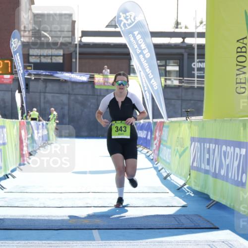 10.08.2025 - GEWOBA Citytriathlon Bremen H.Heesch http://msf.ph/oto/8556058 10.08.2025 16:08:31 Ziel 343 meine-sportfotos.de