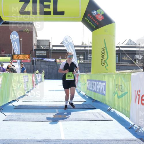 10.08.2025 - GEWOBA Citytriathlon Bremen H.Heesch http://msf.ph/oto/8556087 10.08.2025 16:08:32 Ziel 343 meine-sportfotos.de
