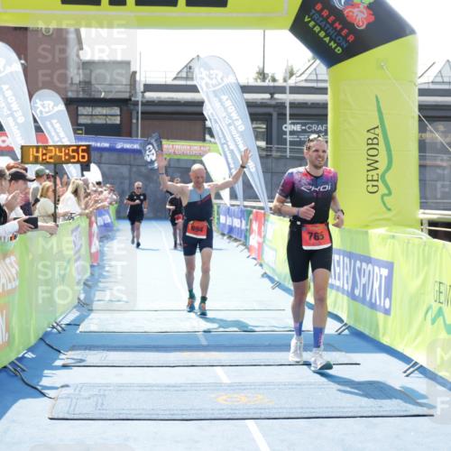 10.08.2025 - GEWOBA Citytriathlon Bremen H.Heesch http://msf.ph/oto/8556088 10.08.2025 14:25:00 Ziel 765, 894, 964, 1023 meine-sportfotos.de