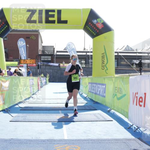 10.08.2025 - GEWOBA Citytriathlon Bremen H.Heesch http://msf.ph/oto/8556093 10.08.2025 16:08:32 Ziel 343 meine-sportfotos.de