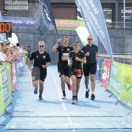 10.08.2025 - GEWOBA Citytriathlon Bremen H.Heesch http://msf.ph/oto/8556097 10.08.2025 14:25:03 Ziel 765, 894, 964, 1023 meine-sportfotos.de