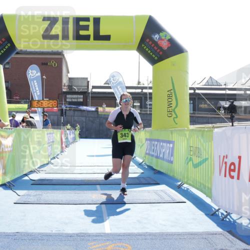 10.08.2025 - GEWOBA Citytriathlon Bremen H.Heesch http://msf.ph/oto/8556099 10.08.2025 16:08:32 Ziel 343 meine-sportfotos.de