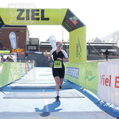 10.08.2025 - GEWOBA Citytriathlon Bremen H.Heesch http://msf.ph/oto/8556109 10.08.2025 16:08:33 Ziel 343 meine-sportfotos.de