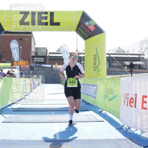 10.08.2025 - GEWOBA Citytriathlon Bremen H.Heesch http://msf.ph/oto/8556112 10.08.2025 16:08:33 Ziel 343 meine-sportfotos.de