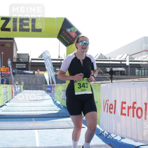 10.08.2025 - GEWOBA Citytriathlon Bremen H.Heesch http://msf.ph/oto/8556145 10.08.2025 16:08:33 Ziel 343 meine-sportfotos.de