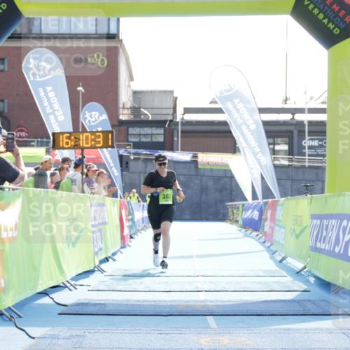10.08.2025 - GEWOBA Citytriathlon Bremen H.Heesch http://msf.ph/oto/8556211 10.08.2025 16:10:35 Ziel 383 meine-sportfotos.de