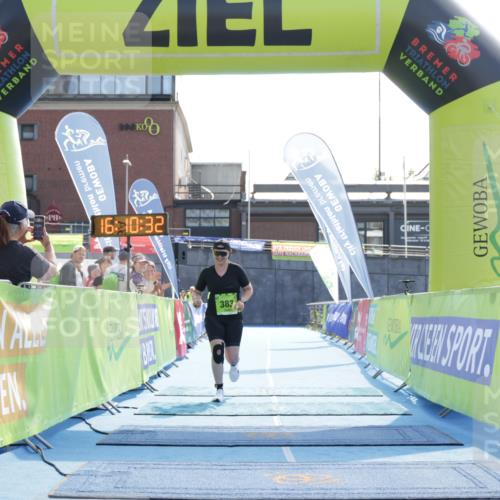 10.08.2025 - GEWOBA Citytriathlon Bremen H.Heesch http://msf.ph/oto/8556229 10.08.2025 16:10:36 Ziel 383 meine-sportfotos.de
