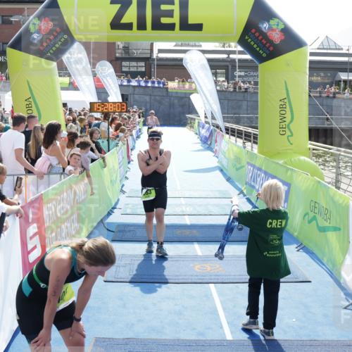 10.08.2025 - GEWOBA Citytriathlon Bremen H.Heesch http://msf.ph/oto/8556290 10.08.2025 15:28:07 Ziel 78, 283, 395, 403 meine-sportfotos.de