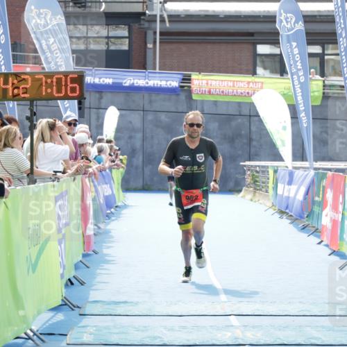 10.08.2025 - GEWOBA Citytriathlon Bremen H.Heesch http://msf.ph/oto/8556302 10.08.2025 14:27:09 Ziel 902 meine-sportfotos.de