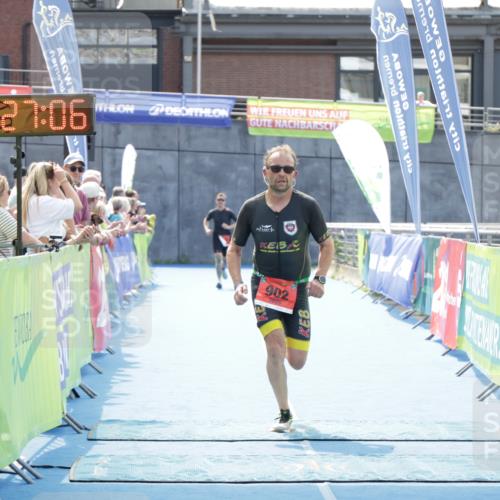10.08.2025 - GEWOBA Citytriathlon Bremen H.Heesch http://msf.ph/oto/8556307 10.08.2025 14:27:10 Ziel 902 meine-sportfotos.de