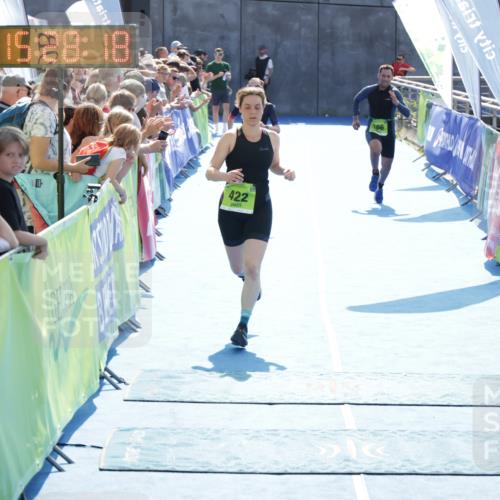 10.08.2025 - GEWOBA Citytriathlon Bremen H.Heesch http://msf.ph/oto/8556324 10.08.2025 15:28:22 Ziel 166, 418, 422 meine-sportfotos.de