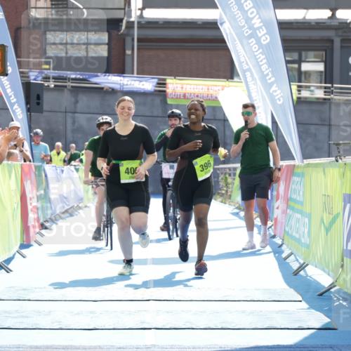 10.08.2025 - GEWOBA Citytriathlon Bremen H.Heesch http://msf.ph/oto/8556341 10.08.2025 16:13:11 Ziel 396, 406 meine-sportfotos.de