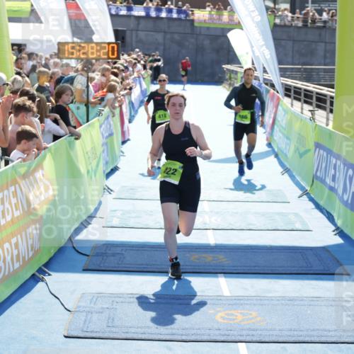 10.08.2025 - GEWOBA Citytriathlon Bremen H.Heesch http://msf.ph/oto/8556342 10.08.2025 15:28:24 Ziel 166, 418, 422 meine-sportfotos.de