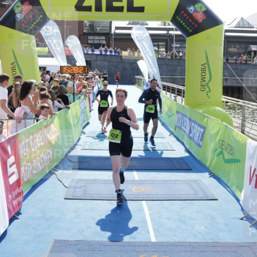 10.08.2025 - GEWOBA Citytriathlon Bremen H.Heesch http://msf.ph/oto/8556348 10.08.2025 15:28:25 Ziel 166, 418, 422 meine-sportfotos.de