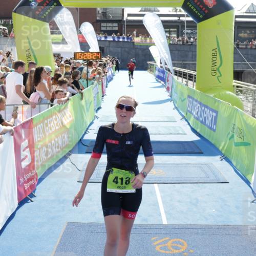 10.08.2025 - GEWOBA Citytriathlon Bremen H.Heesch http://msf.ph/oto/8556378 10.08.2025 15:28:28 Ziel 142, 166, 418, 422 meine-sportfotos.de