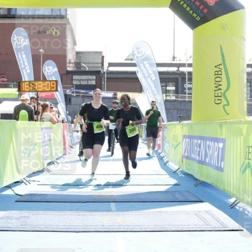 10.08.2025 - GEWOBA Citytriathlon Bremen H.Heesch http://msf.ph/oto/8556390 10.08.2025 16:13:13 Ziel 396, 406 meine-sportfotos.de