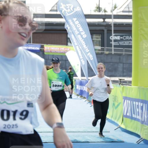 10.08.2025 - GEWOBA Citytriathlon Bremen H.Heesch http://msf.ph/oto/8556433 10.08.2025 14:28:41 Ziel 1019 meine-sportfotos.de