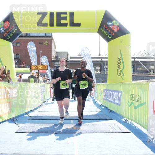 10.08.2025 - GEWOBA Citytriathlon Bremen H.Heesch http://msf.ph/oto/8556447 10.08.2025 16:13:14 Ziel 396, 406 meine-sportfotos.de