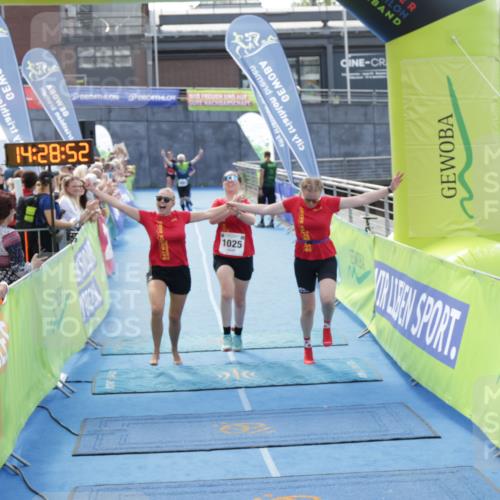 10.08.2025 - GEWOBA Citytriathlon Bremen H.Heesch http://msf.ph/oto/8556462 10.08.2025 14:28:56 Ziel 944, 953, 1001, 1025 meine-sportfotos.de