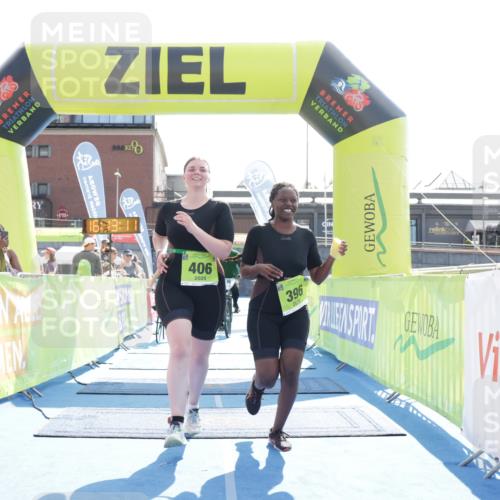 10.08.2025 - GEWOBA Citytriathlon Bremen H.Heesch http://msf.ph/oto/8556472 10.08.2025 16:13:14 Ziel 396, 406 meine-sportfotos.de