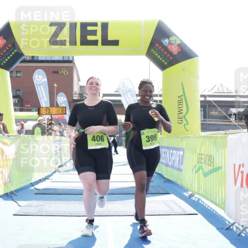 10.08.2025 - GEWOBA Citytriathlon Bremen H.Heesch http://msf.ph/oto/8556480 10.08.2025 16:13:15 Ziel 396, 406 meine-sportfotos.de