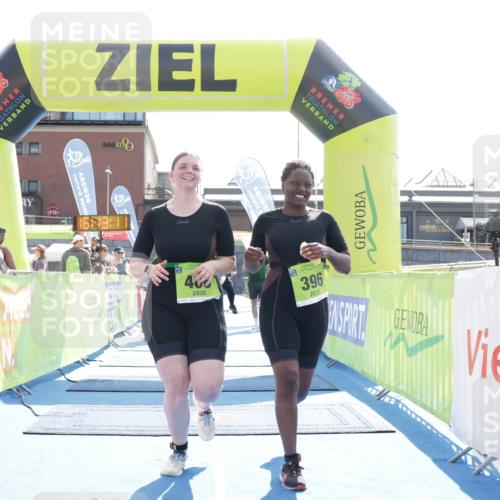 10.08.2025 - GEWOBA Citytriathlon Bremen H.Heesch http://msf.ph/oto/8556483 10.08.2025 16:13:15 Ziel 396, 406 meine-sportfotos.de