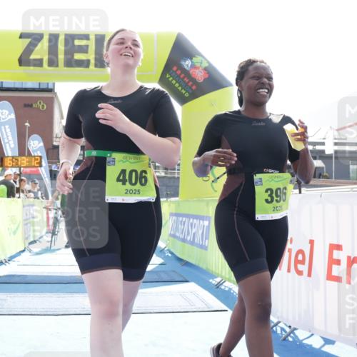 10.08.2025 - GEWOBA Citytriathlon Bremen H.Heesch http://msf.ph/oto/8556488 10.08.2025 16:13:15 Ziel 396, 406 meine-sportfotos.de