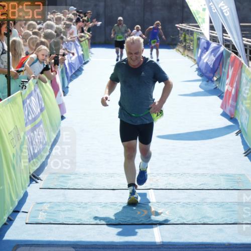 10.08.2025 - GEWOBA Citytriathlon Bremen H.Heesch http://msf.ph/oto/8556490 10.08.2025 15:28:56 Ziel  meine-sportfotos.de