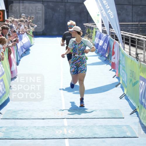 10.08.2025 - GEWOBA Citytriathlon Bremen H.Heesch http://msf.ph/oto/8556538 10.08.2025 15:29:12 Ziel 145, 222, 326, 349 meine-sportfotos.de