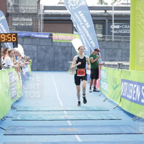 10.08.2025 - GEWOBA Citytriathlon Bremen H.Heesch http://msf.ph/oto/8556578 10.08.2025 14:29:59 Ziel 930 meine-sportfotos.de