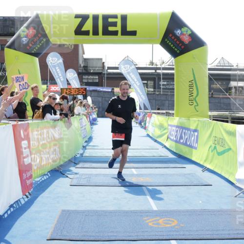 10.08.2025 - GEWOBA Citytriathlon Bremen H.Heesch http://msf.ph/oto/8556601 10.08.2025 14:30:38 Ziel 810 meine-sportfotos.de