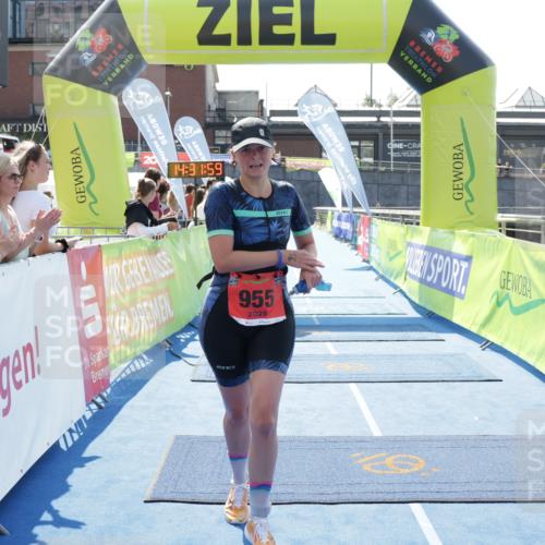 10.08.2025 - GEWOBA Citytriathlon Bremen H.Heesch http://msf.ph/oto/8556630 10.08.2025 14:32:02 Ziel 927, 955 meine-sportfotos.de